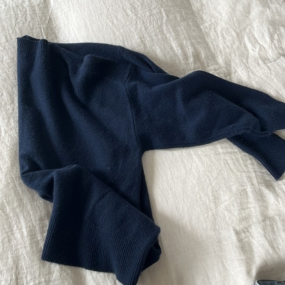 Aritzia The Group by Babaton Oversized Cashmere Sweater - Picture 6 of 6